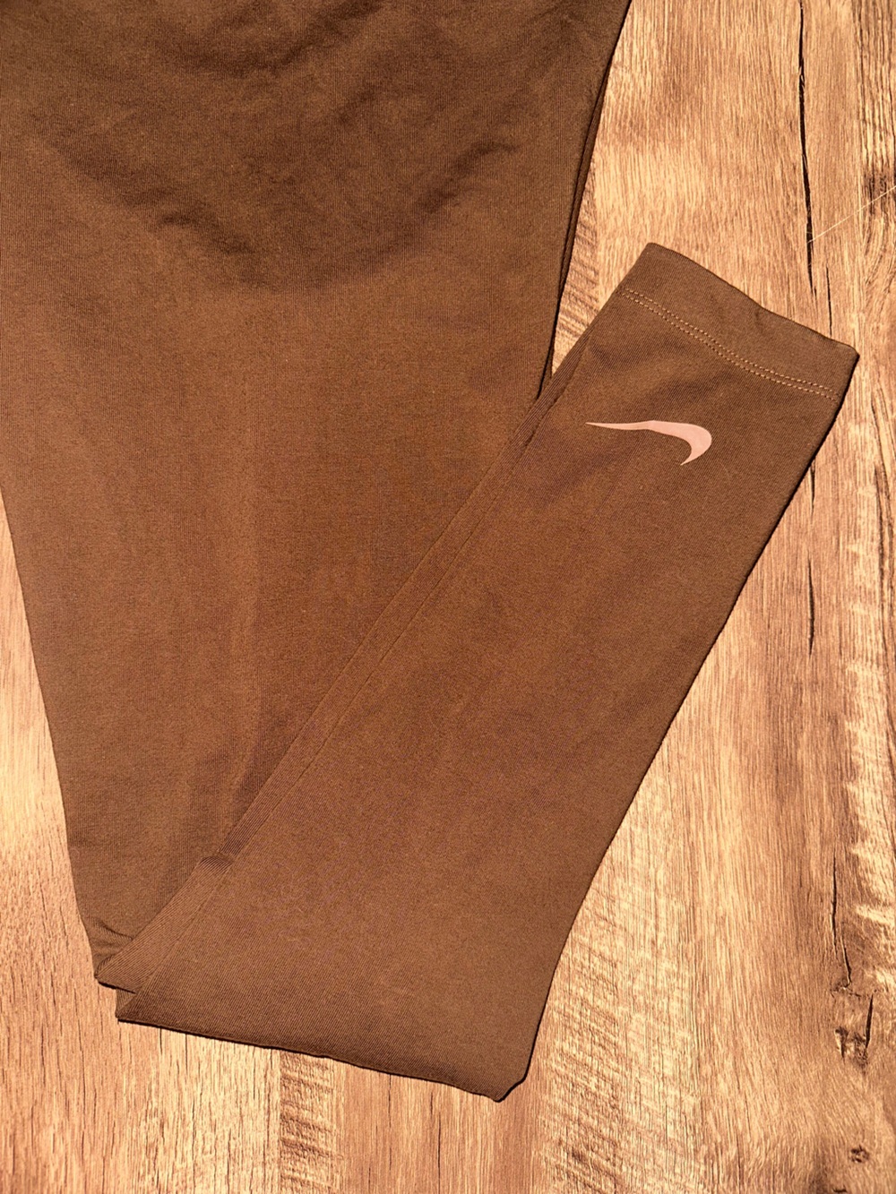 Nike high waisted leggings in cacao wow - Picture 2 of 5